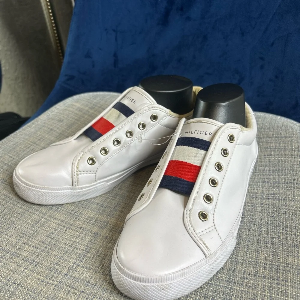 Tommy Hilfiger Kids White Sneakers with Stripe - Picture 2 of 9